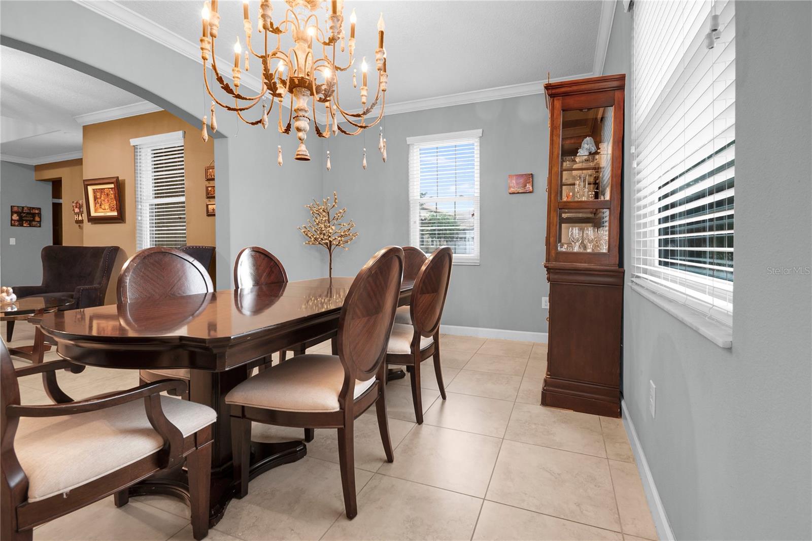 1301 Gleneagles Ln Property Photo 3