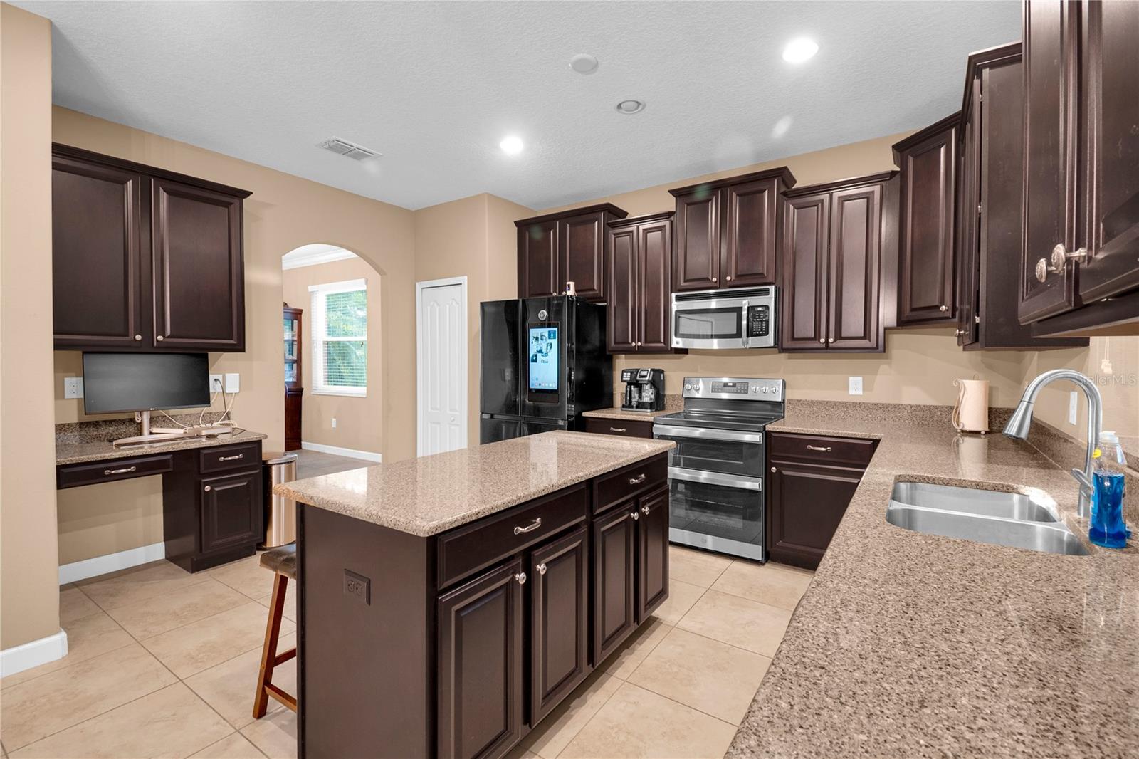 1301 Gleneagles Ln Property Photo 15