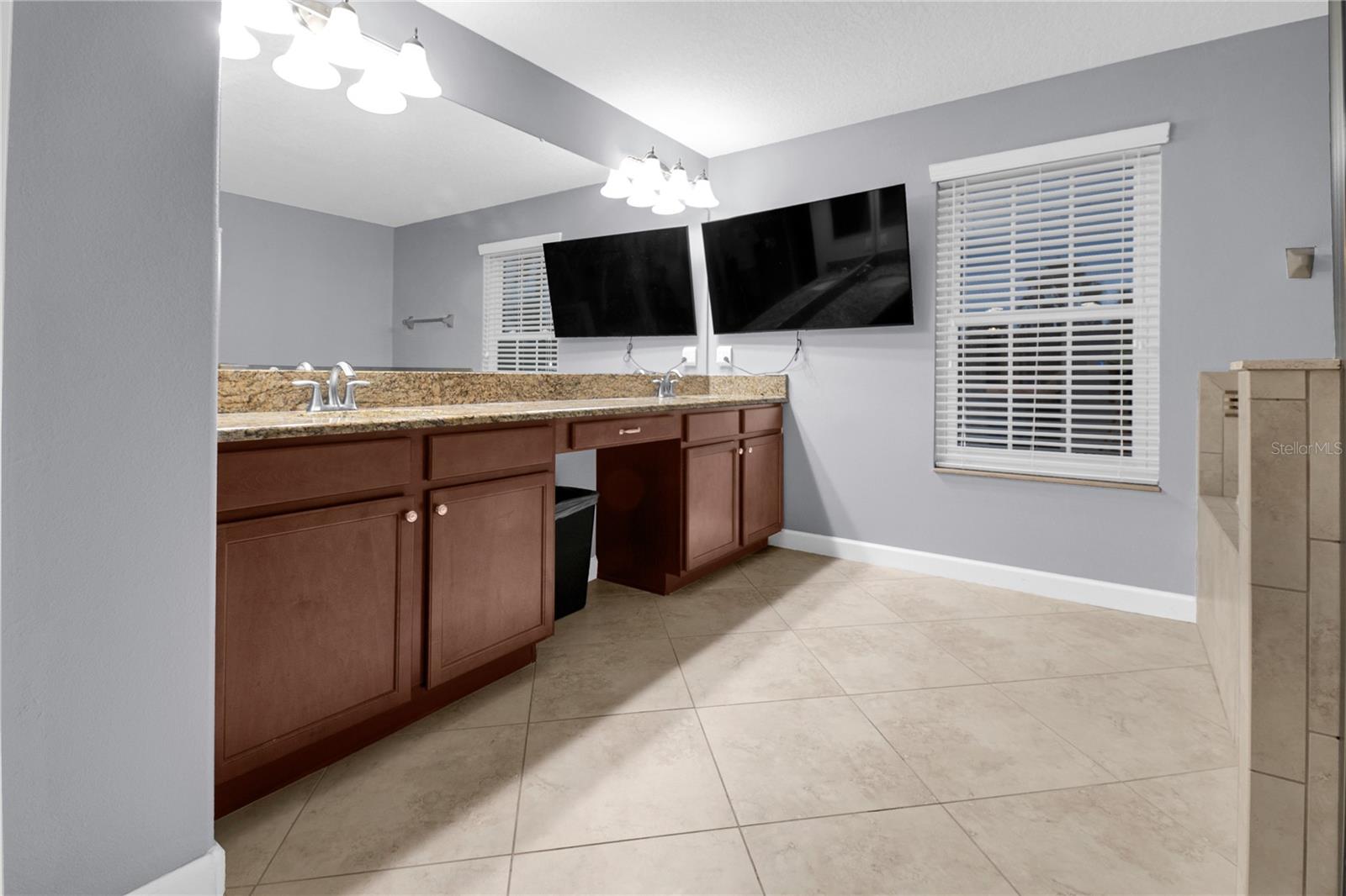 1301 Gleneagles Ln Property Photo 29