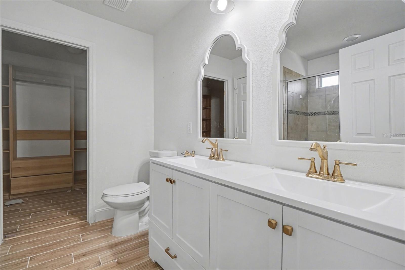 406 Capron Ash Loop Property Photo 9