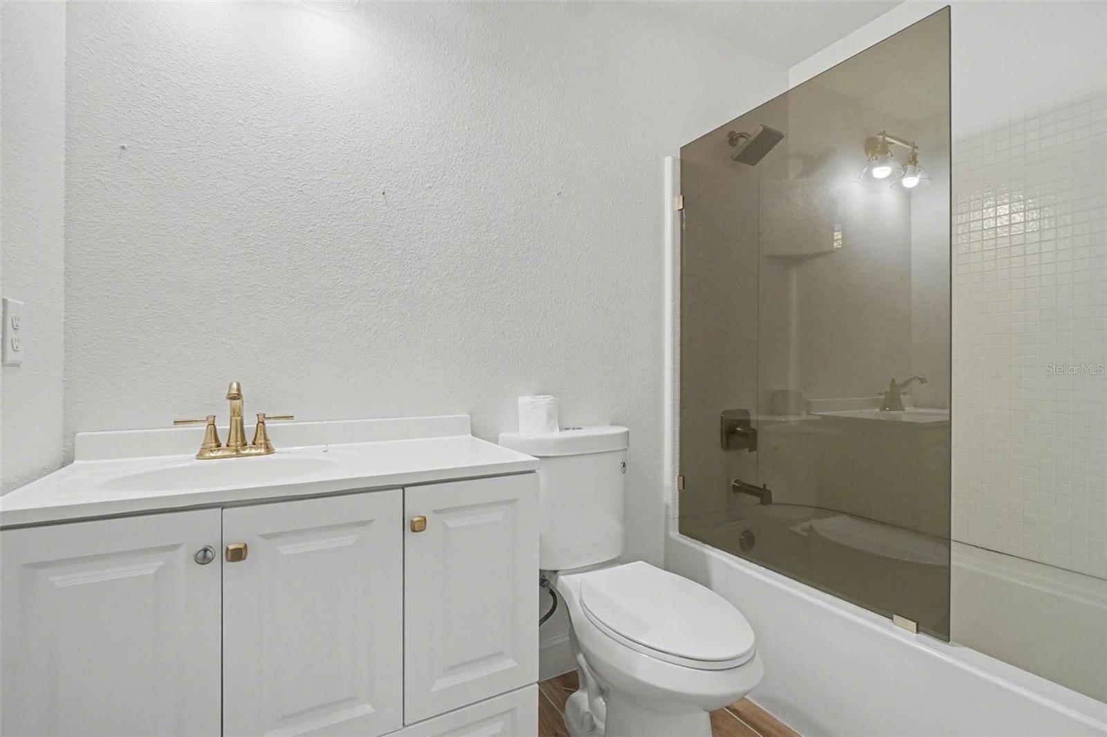 406 Capron Ash Loop Property Photo 10