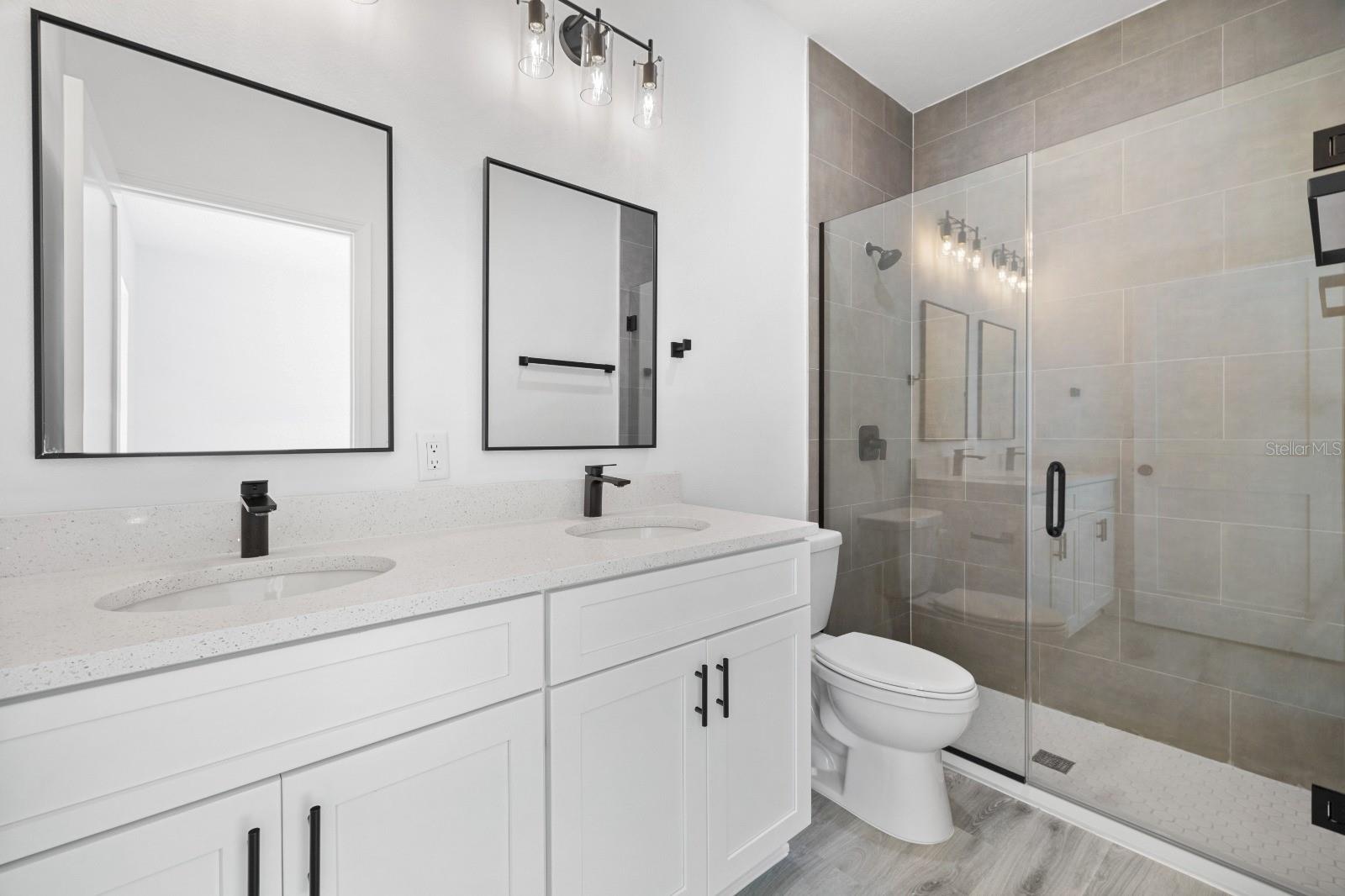 144 W Ruska Pl Property Photo 4