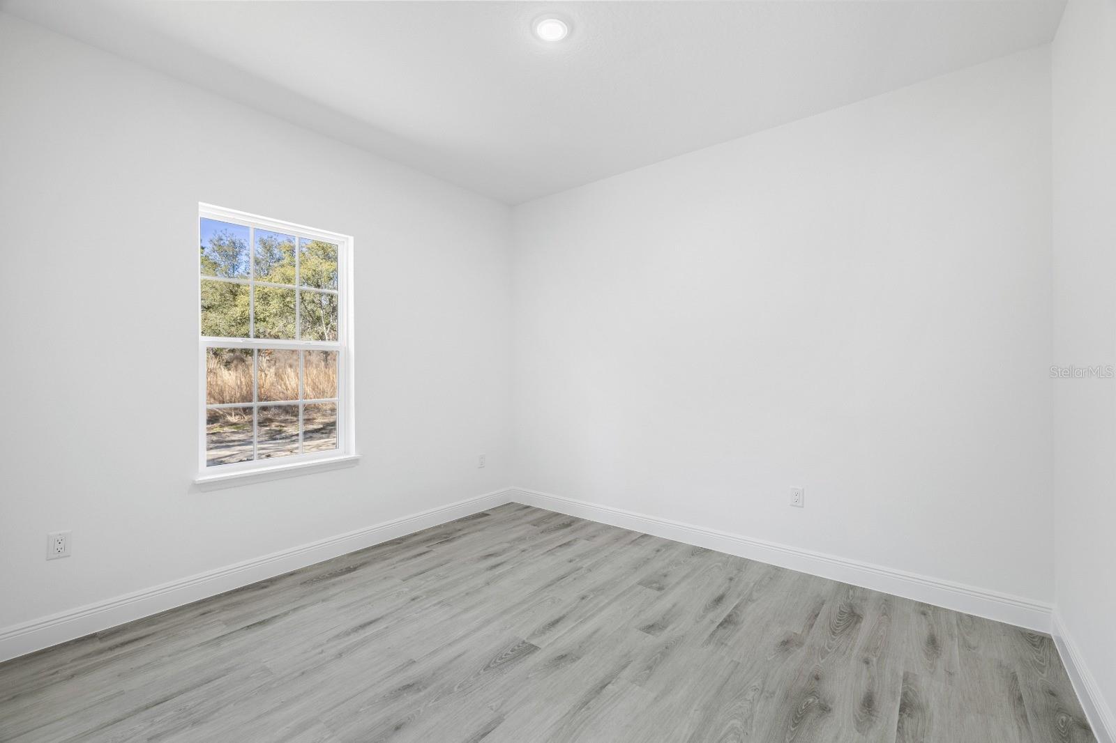 144 W Ruska Pl Property Photo 5
