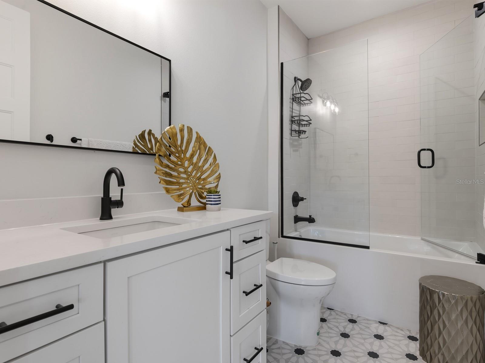 64 N Park Ave Property Photo 28
