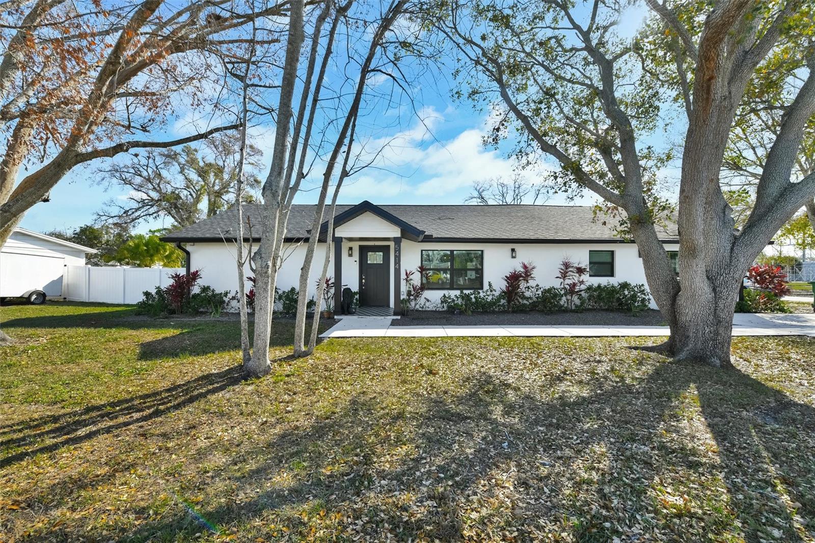 5414 S Himes Ave Property Photo 1