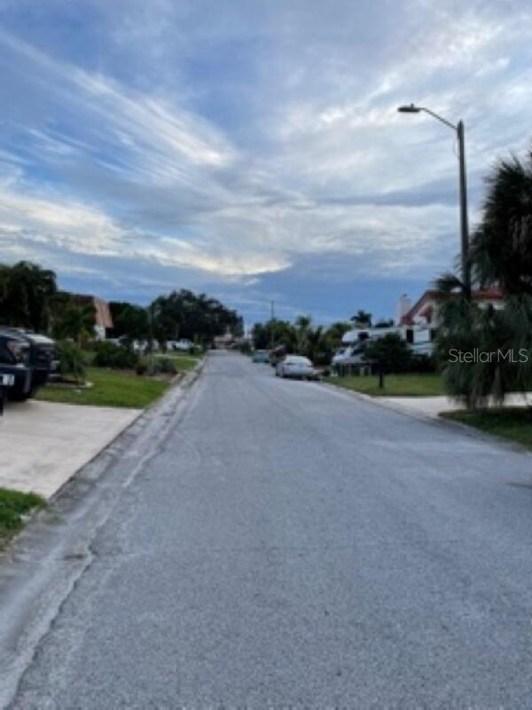 5008 Ensign Loop Property Photo 4
