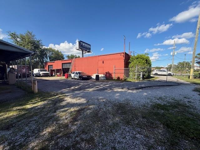 644 Maguire Rd Property Photo 3