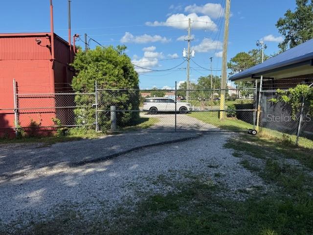 644 Maguire Rd Property Photo 4