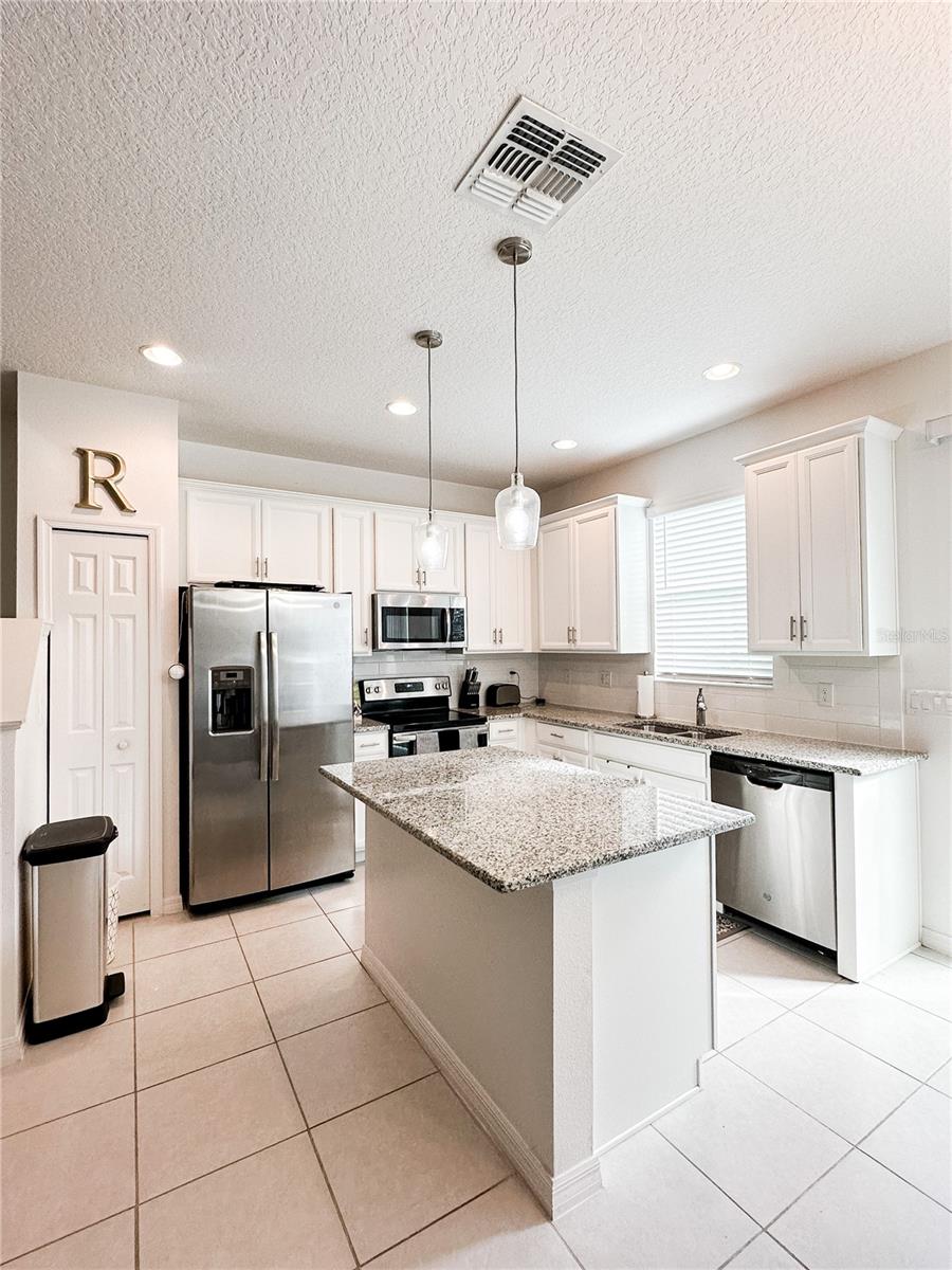 O6385429 Property Photo 3