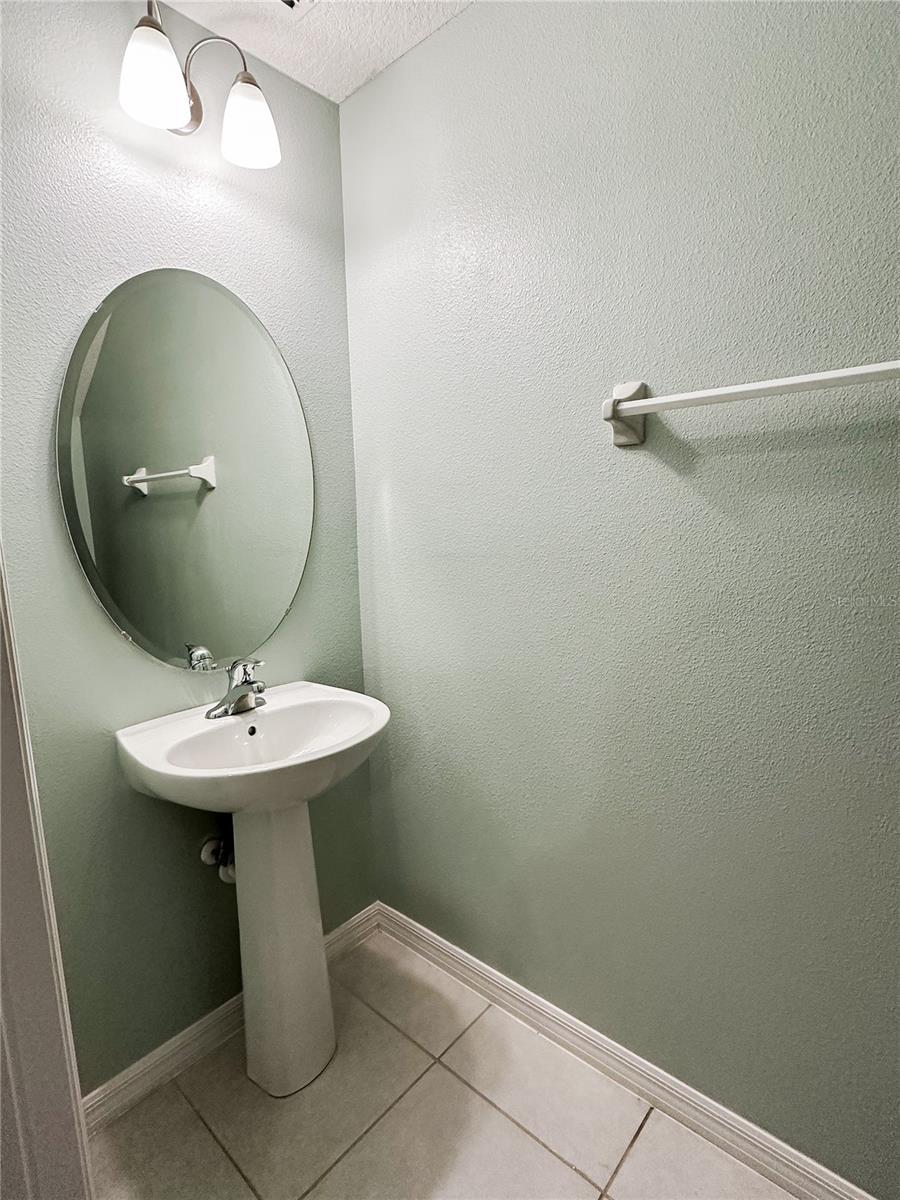 O6385429 Property Photo 18