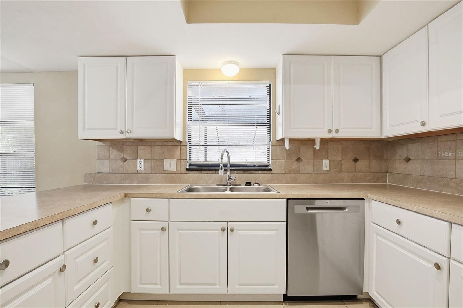 15908 Bridgewater Ln Property Photo 19