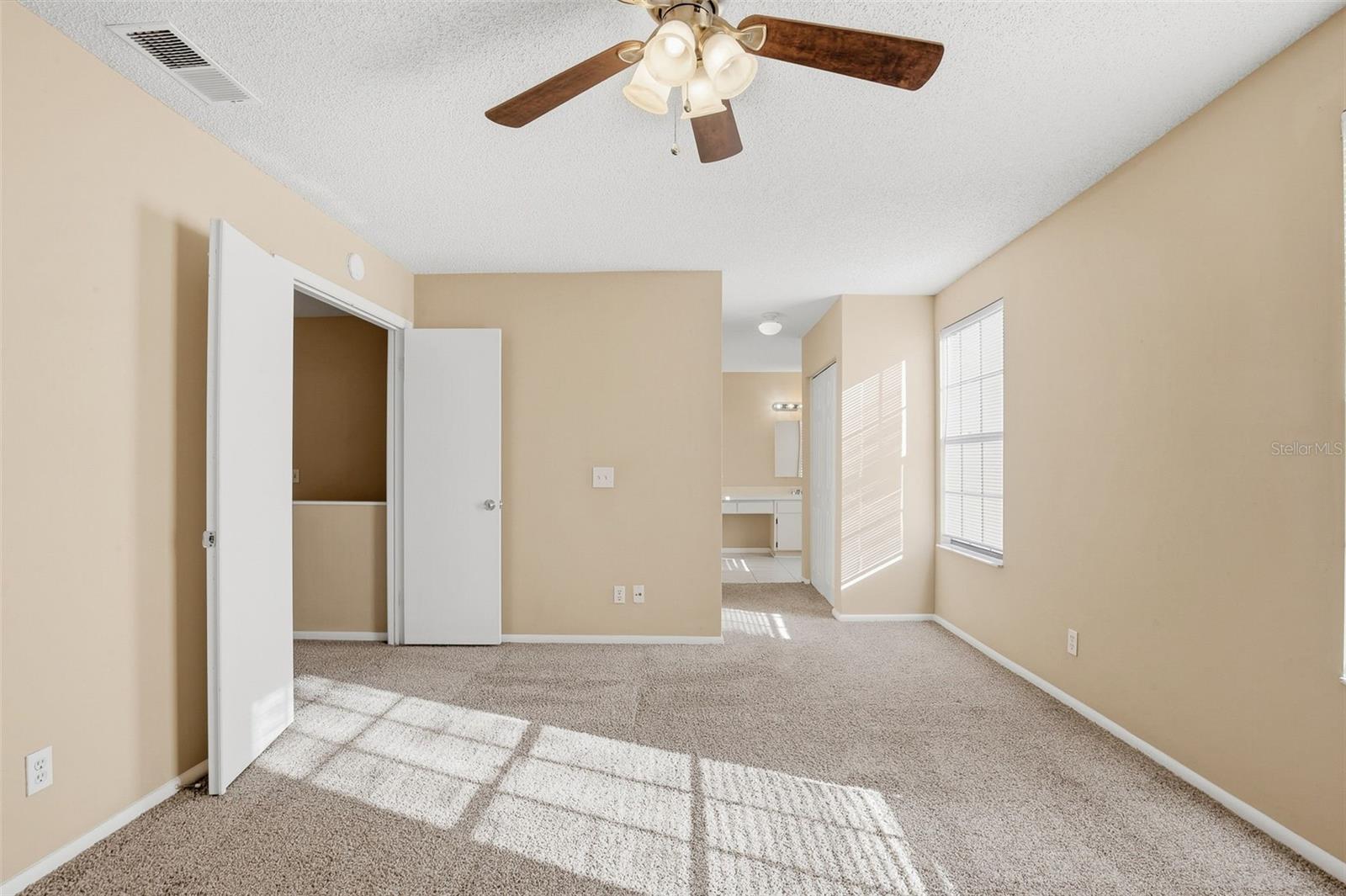 15908 Bridgewater Ln Property Photo 26