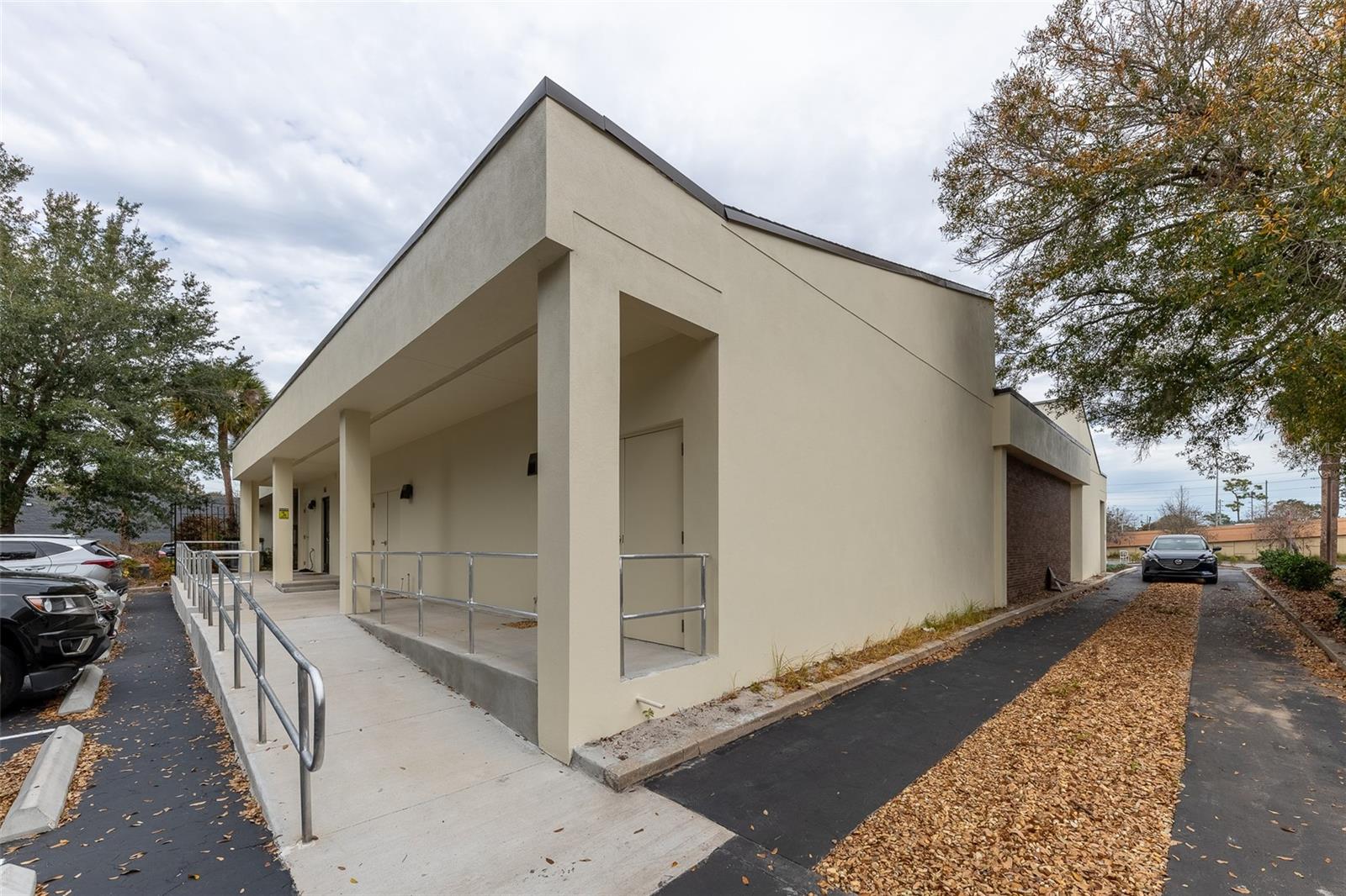 945 State Road 436 #b And C Property Photo 11