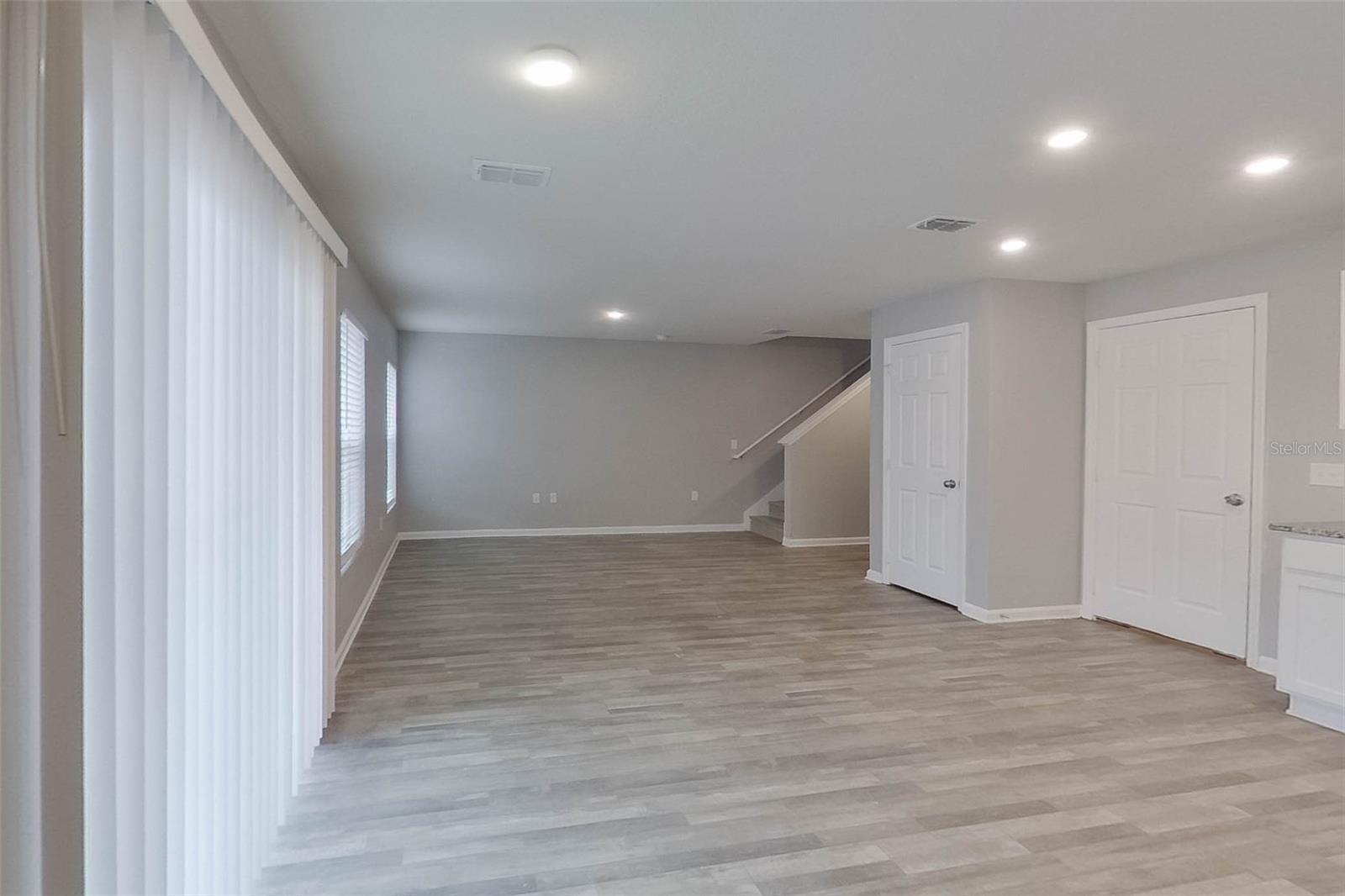 1709 Nebraska Loop Property Photo 3