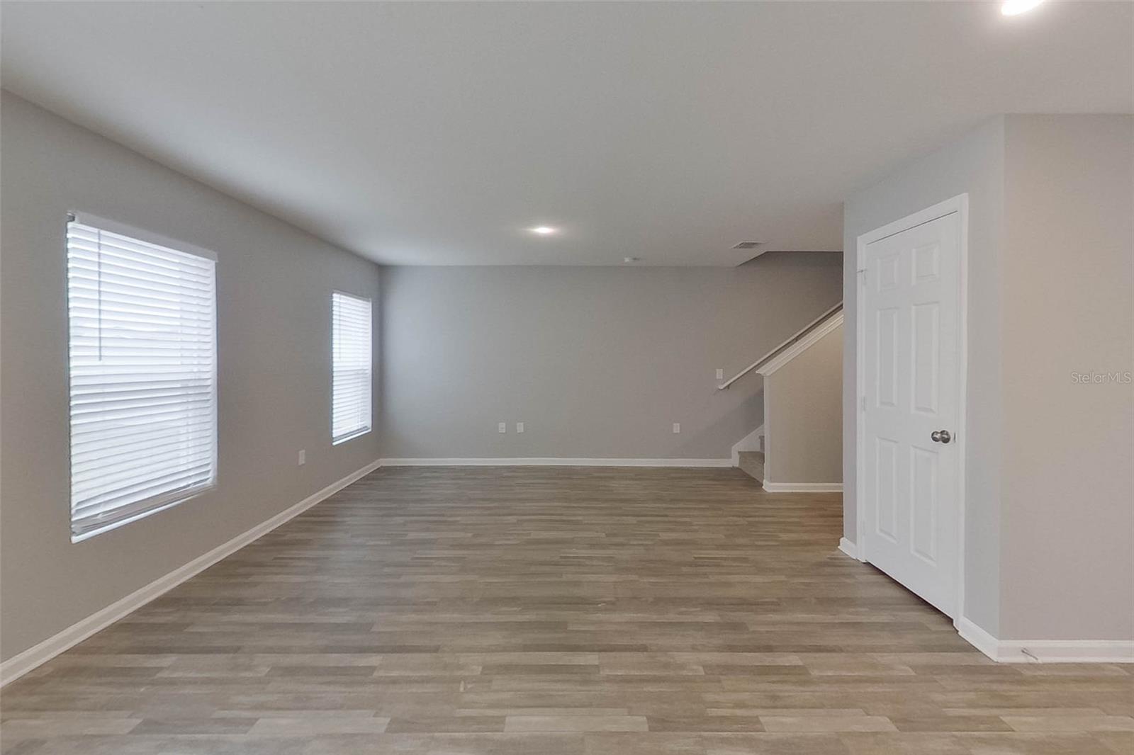 1709 Nebraska Loop Property Photo 6
