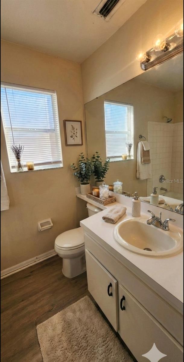 6050 Scotchwood Gln #105 Property Photo 12