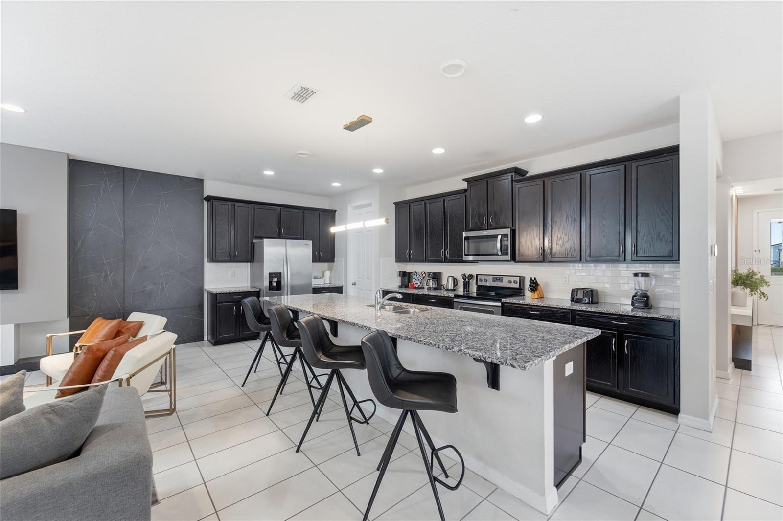 1860 Sawyer Palm Pl Property Photo 16