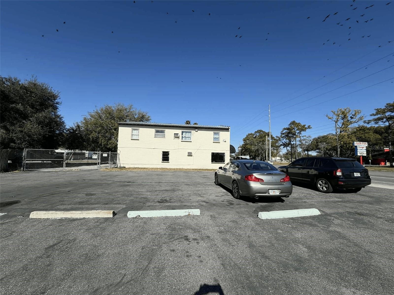 5508 Edgewater Dr Property Photo 3