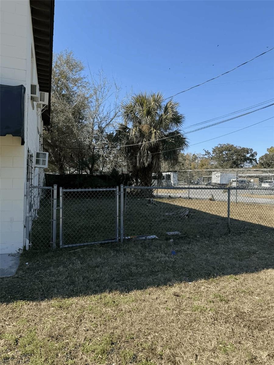 5508 Edgewater Dr Property Photo 4