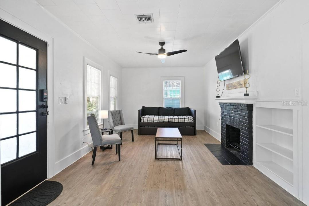 1829 Hollenbeck Dr Property Photo 4