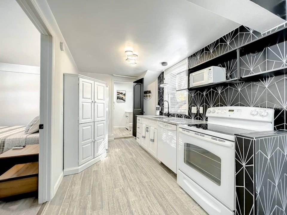 1829 Hollenbeck Dr Property Photo 30