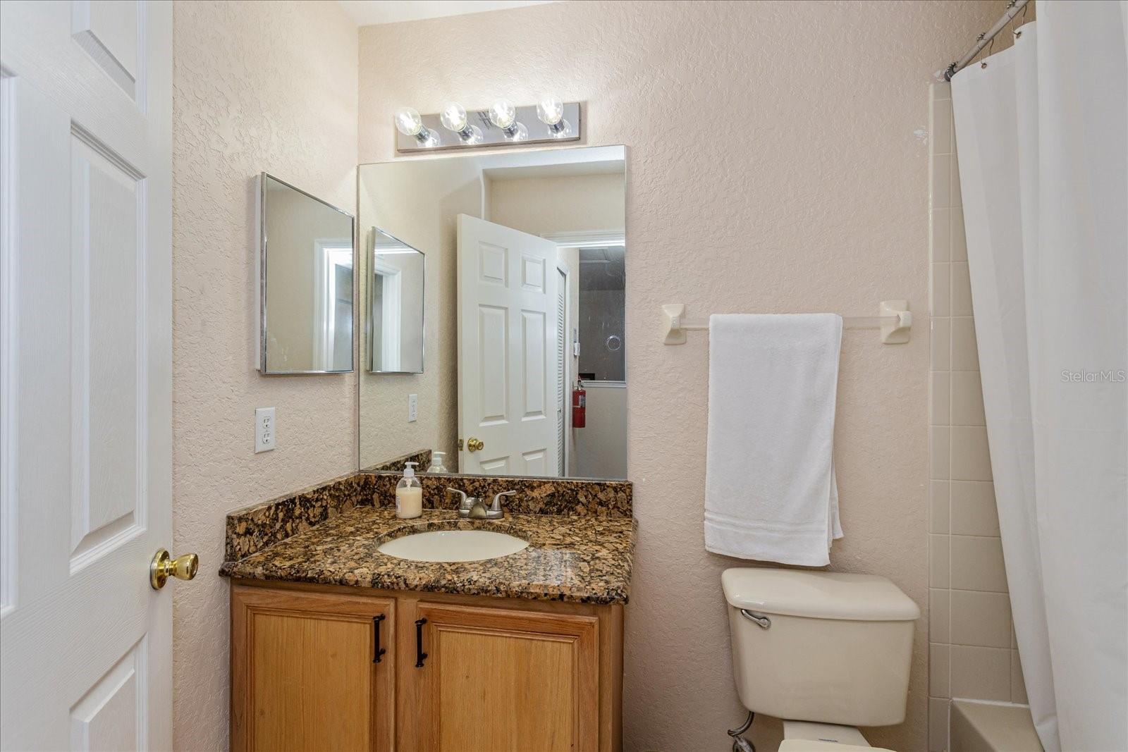 232 La Mirage St Property Photo 18