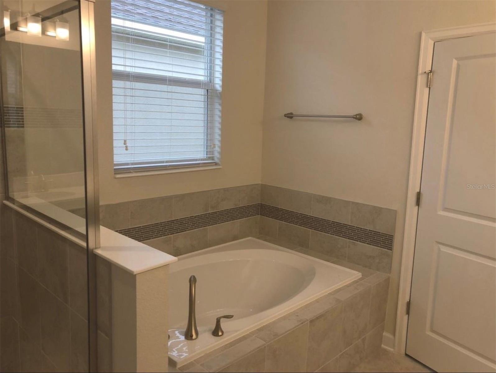 10229 Lovegrass Ln Property Photo 19