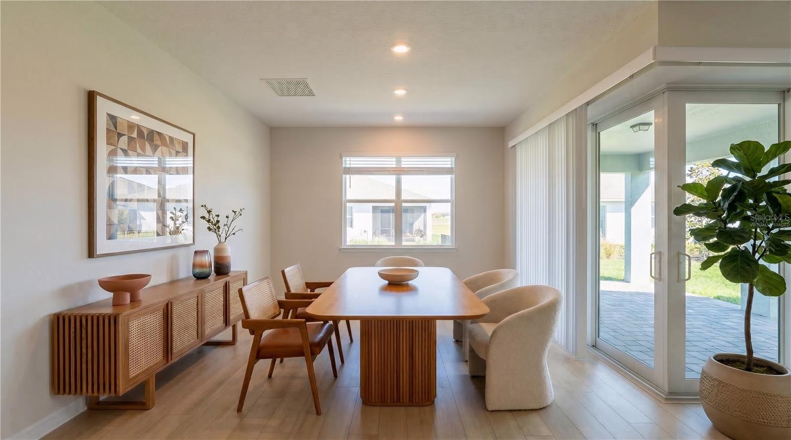 O6386205 Property Photo 14