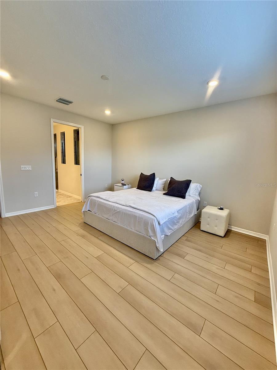 O6386205 Property Photo 17