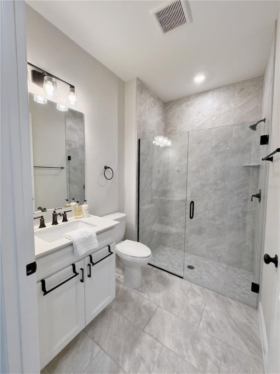O6386205 Property Photo 25