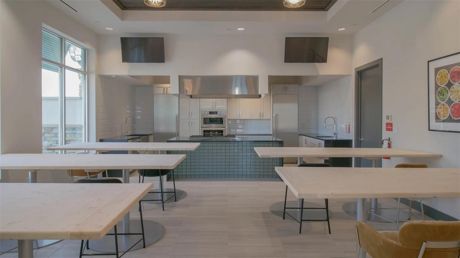 O6386205 Property Photo 40