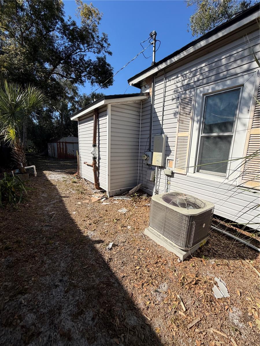 1002 Carolina Ave Property Photo 3