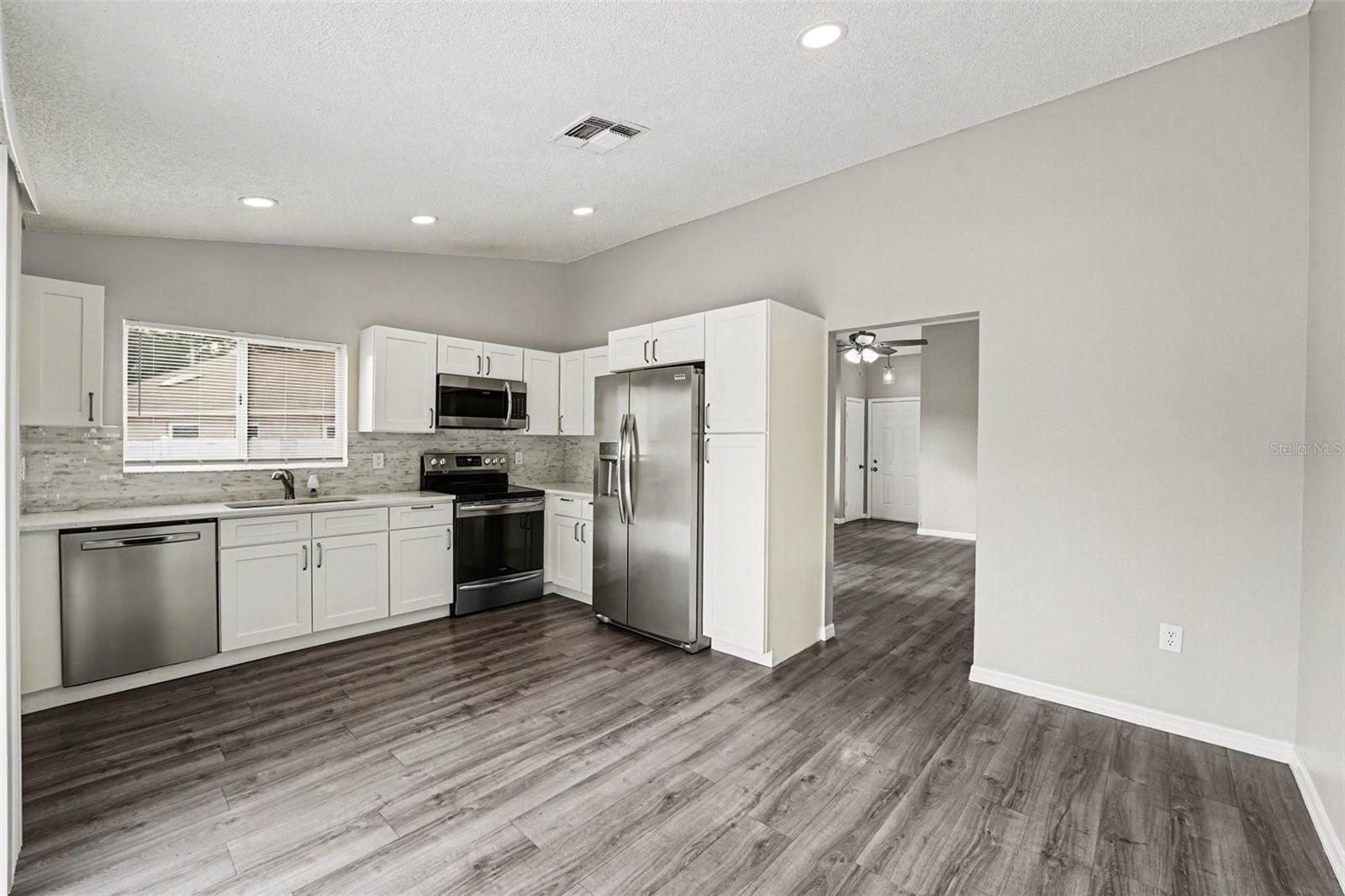 3339 Queens Cove Loop Property Photo 7
