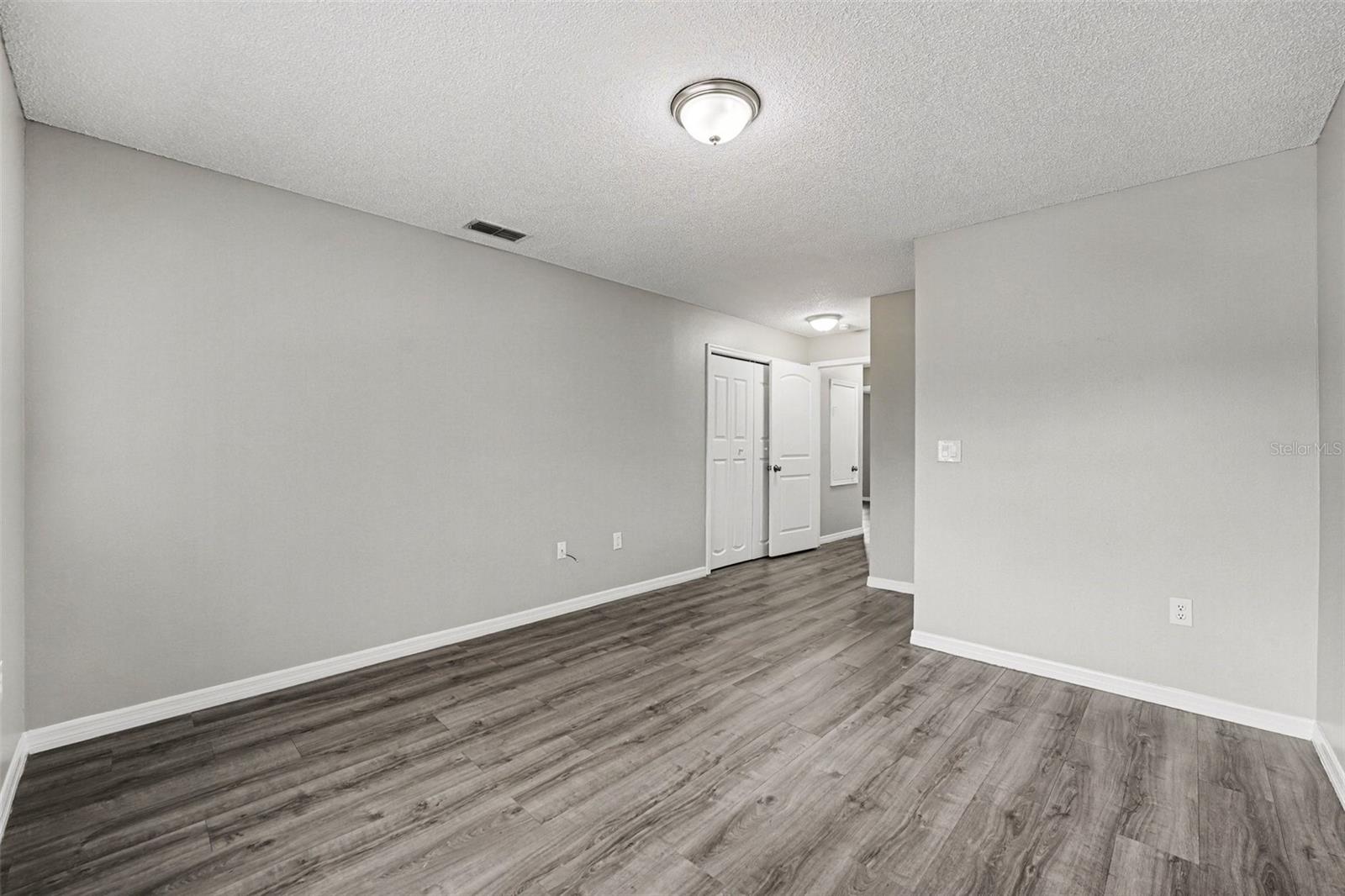 3339 Queens Cove Loop Property Photo 10