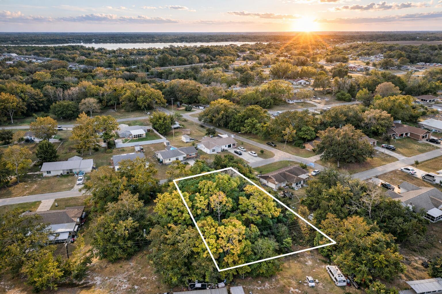 3044 AZALEA LN