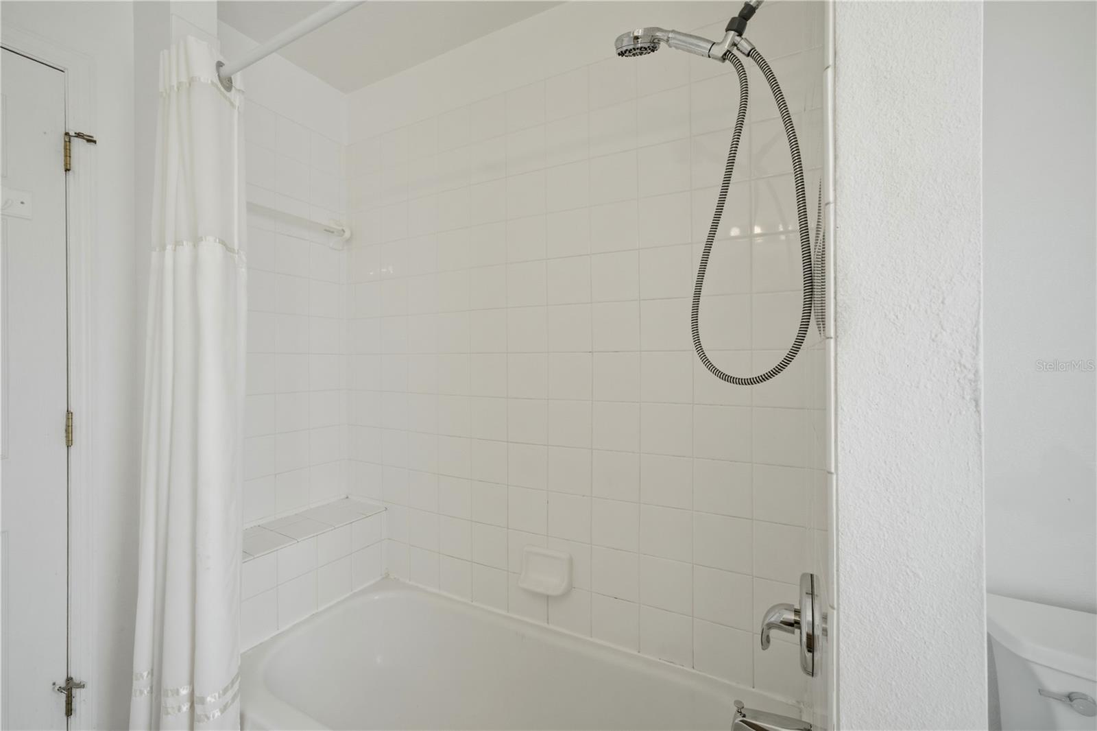 632 Blenheim Loop Property Photo 23