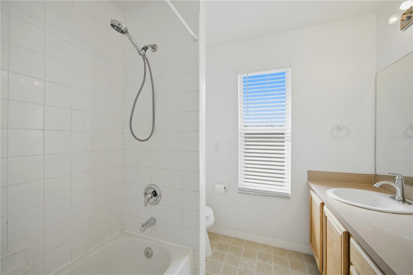 632 Blenheim Loop Property Photo 24
