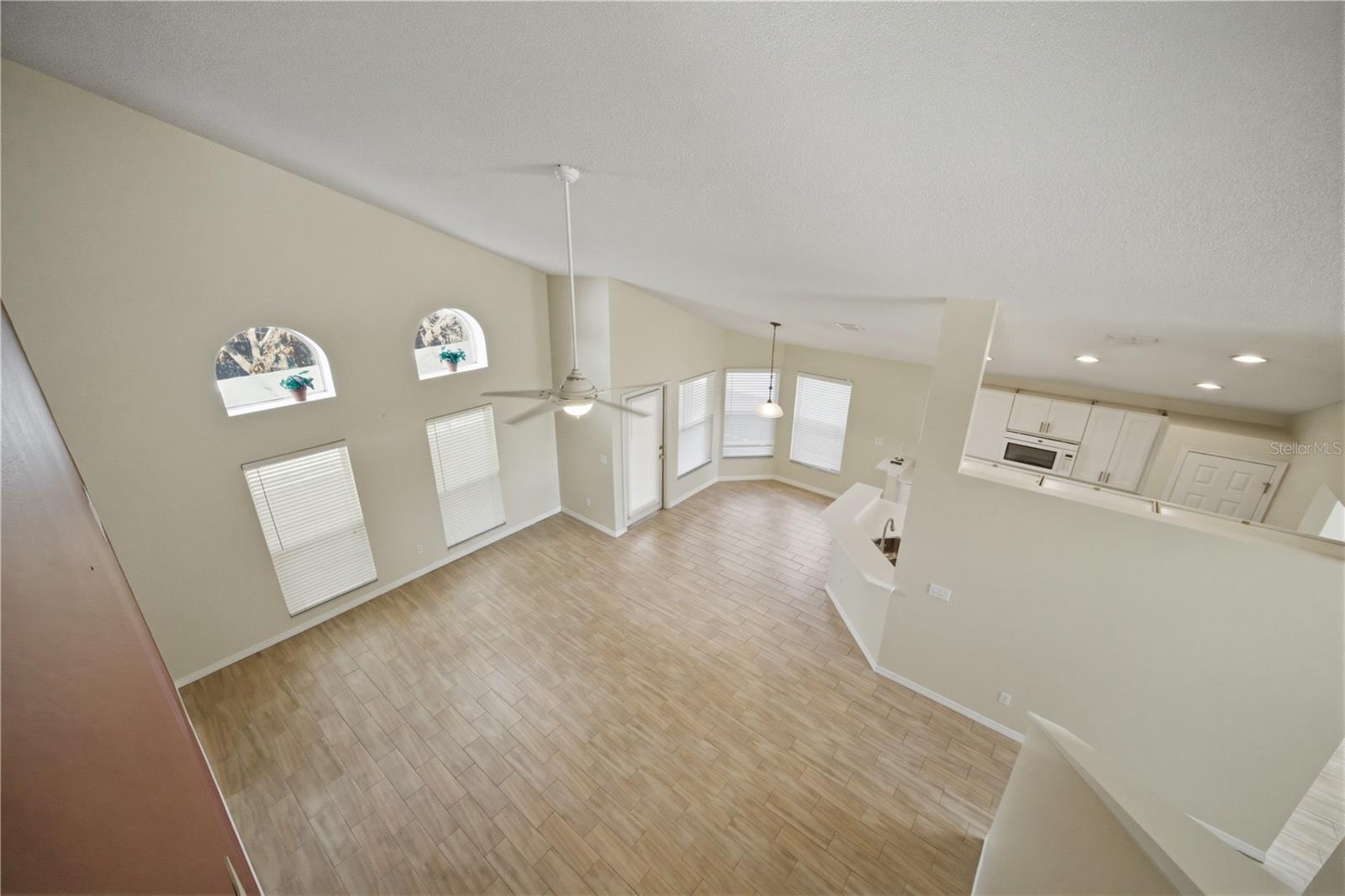 632 Blenheim Loop Property Photo 27