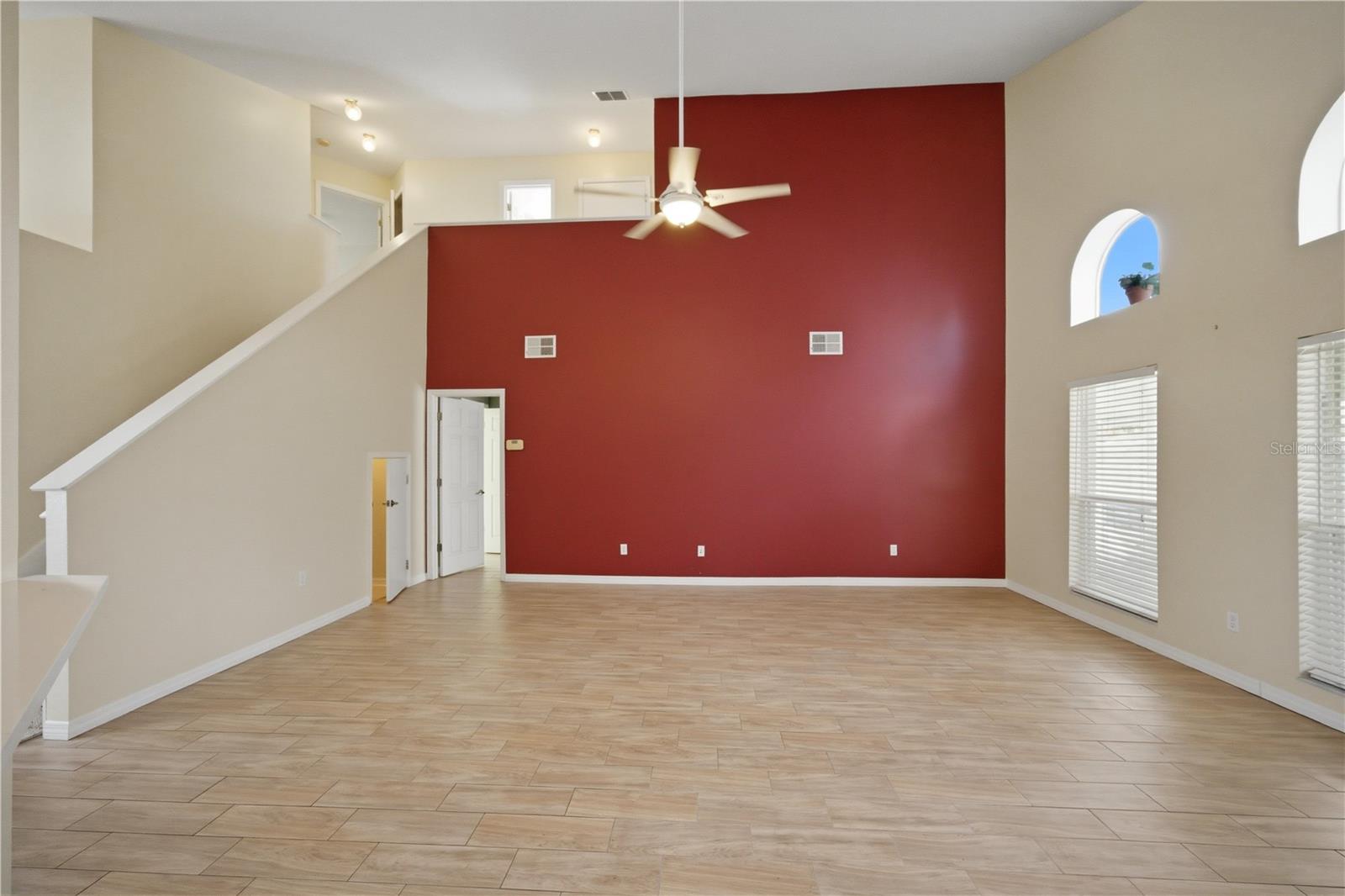 632 Blenheim Loop Property Photo 38
