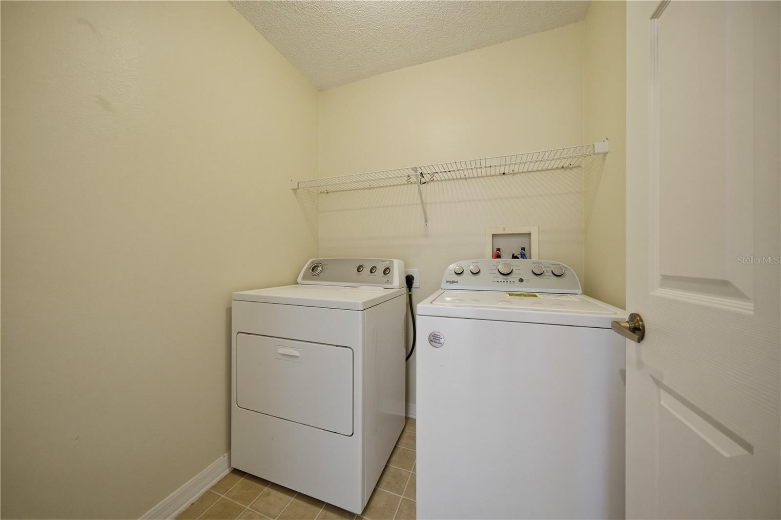 632 Blenheim Loop Property Photo 40