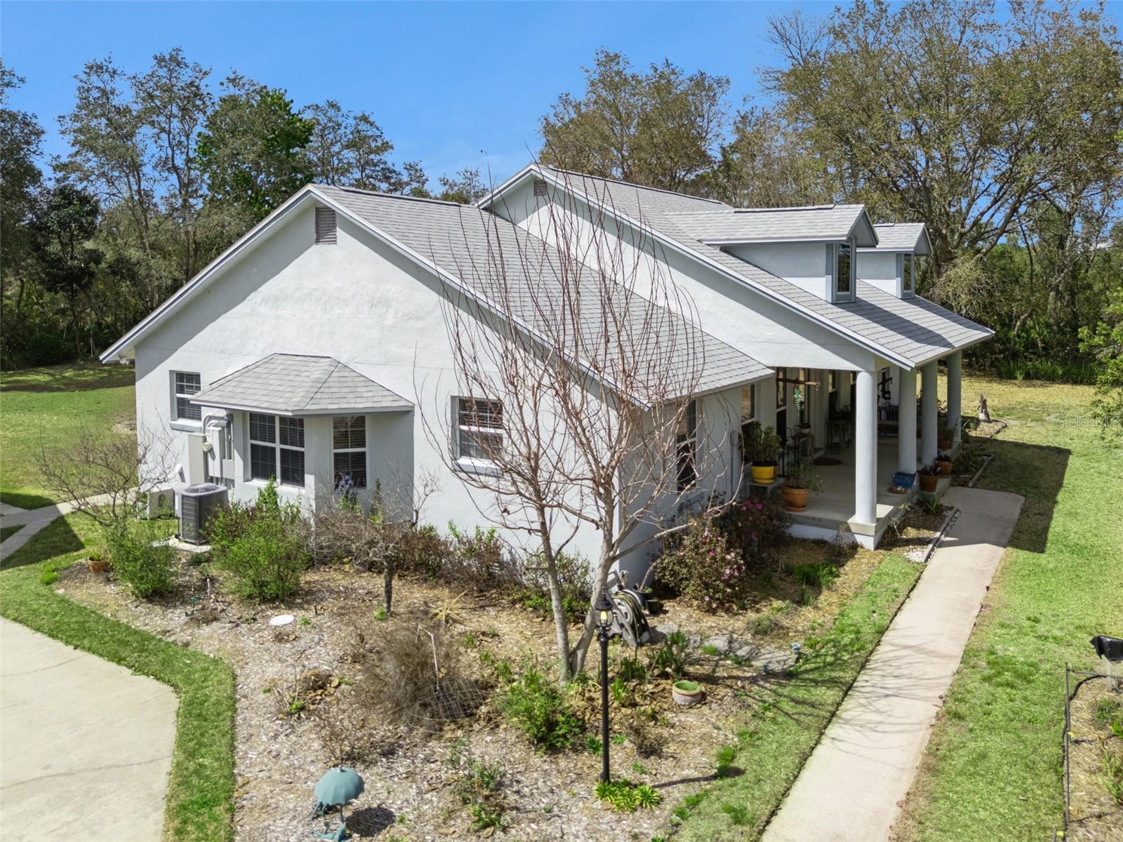 41731 Dahlia St Property Photo 4