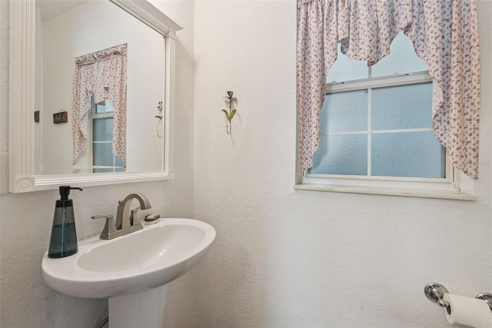 41731 Dahlia St Property Photo 27