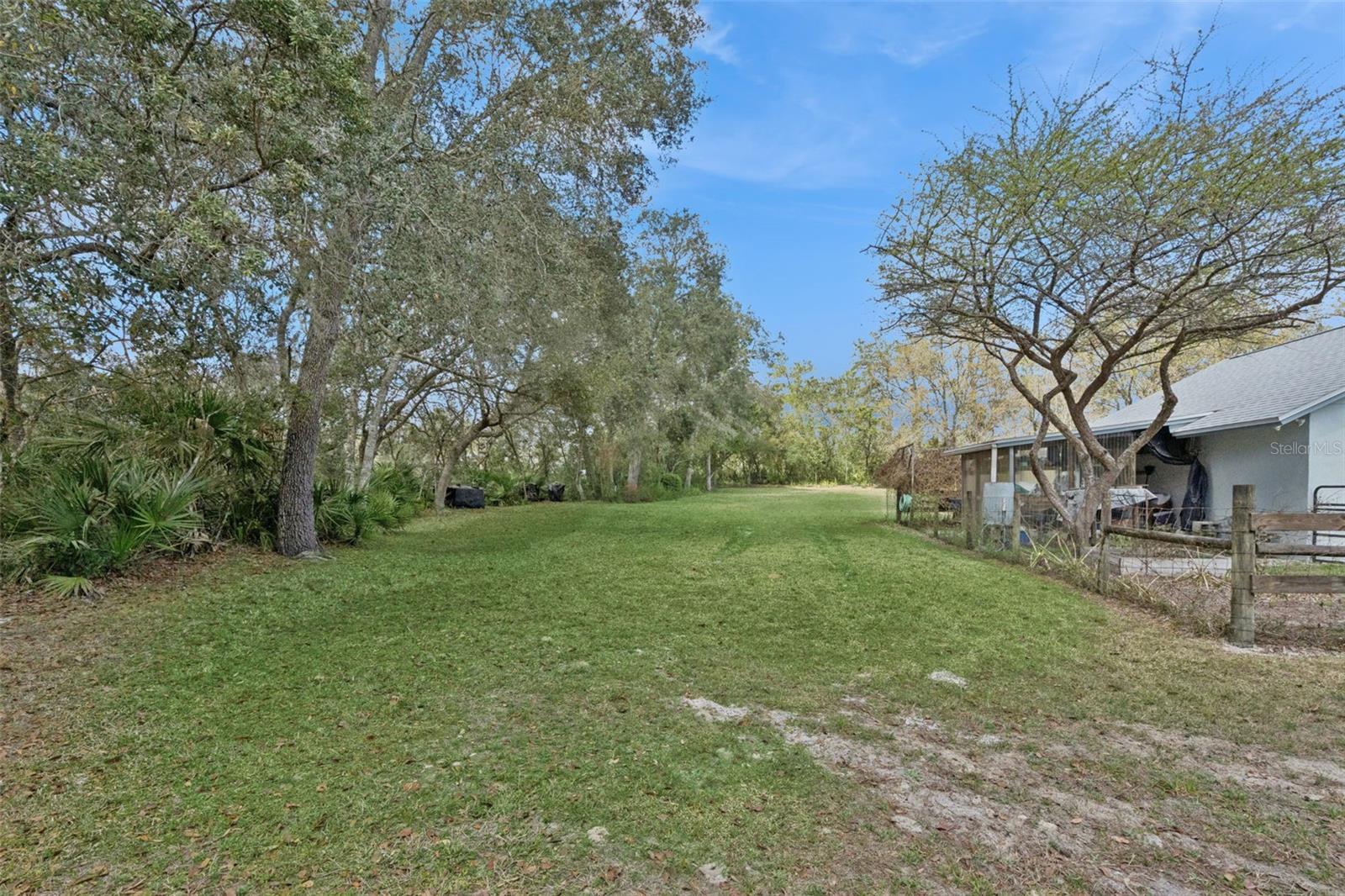 41731 Dahlia St Property Photo 39