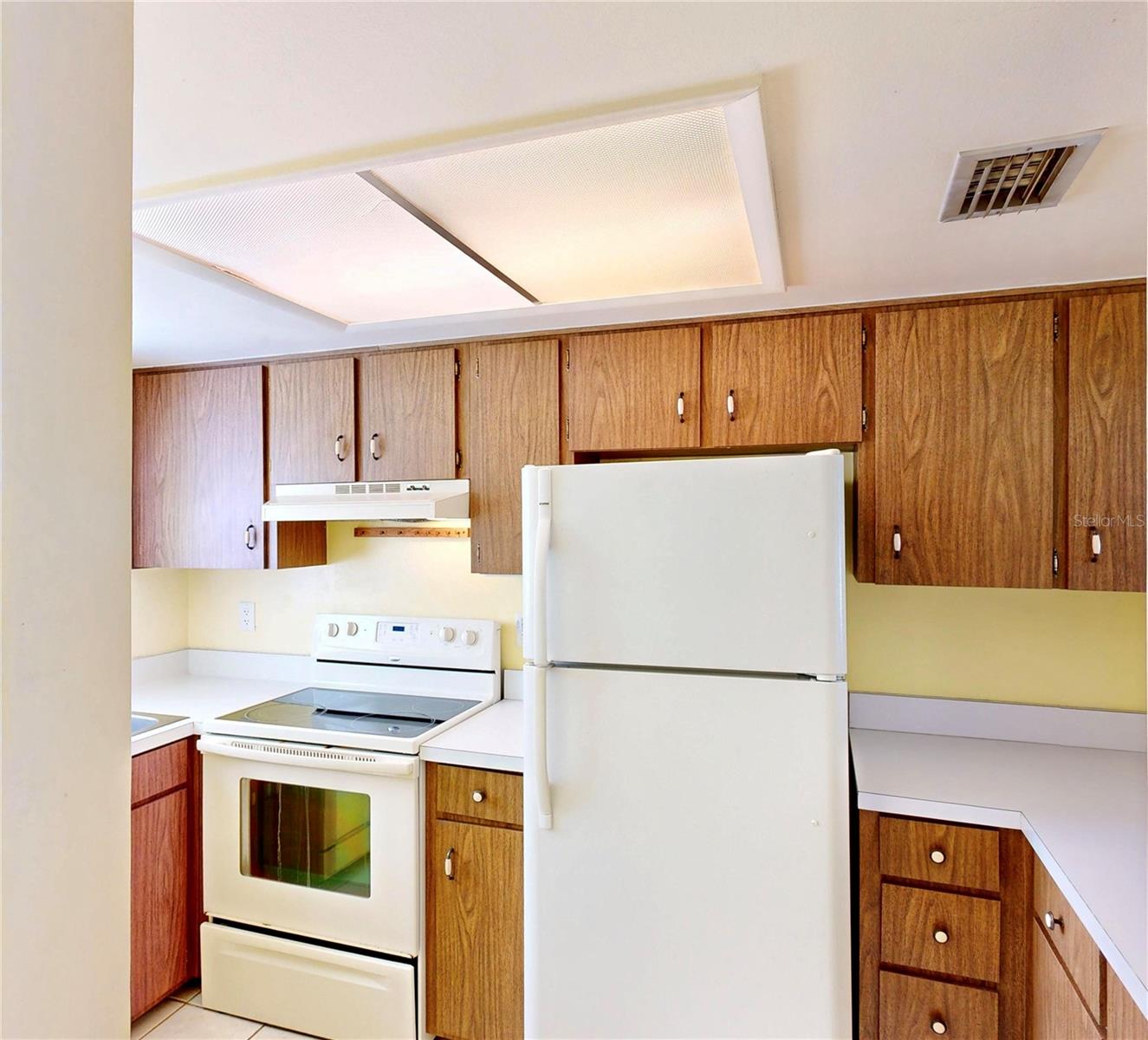 404 E Orlando Ave #8b Property Photo 5