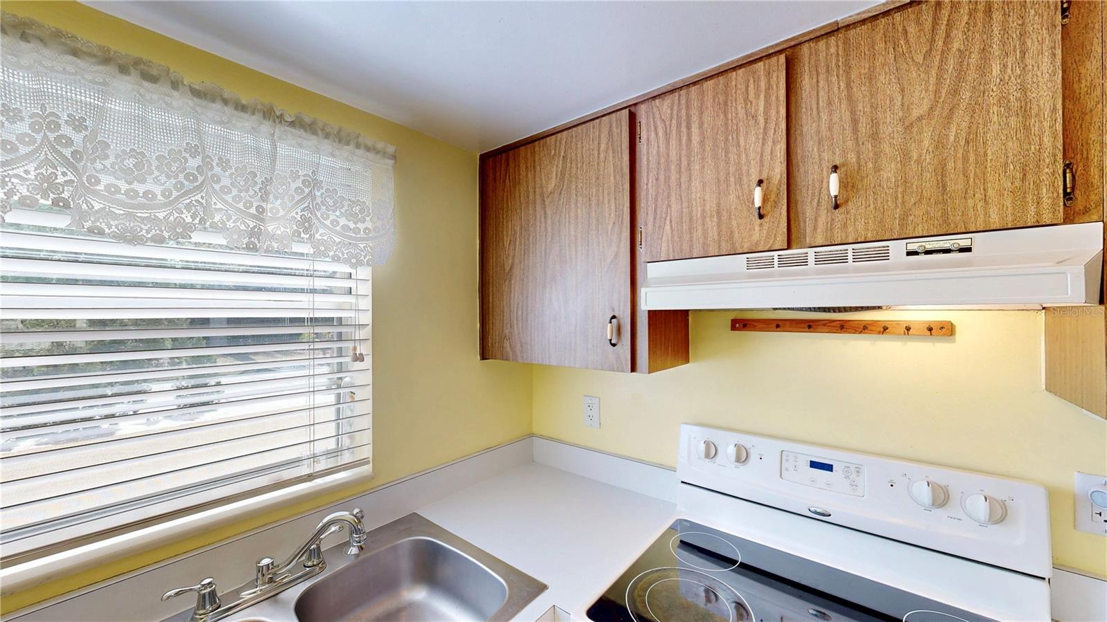 404 E Orlando Ave #8b Property Photo 6