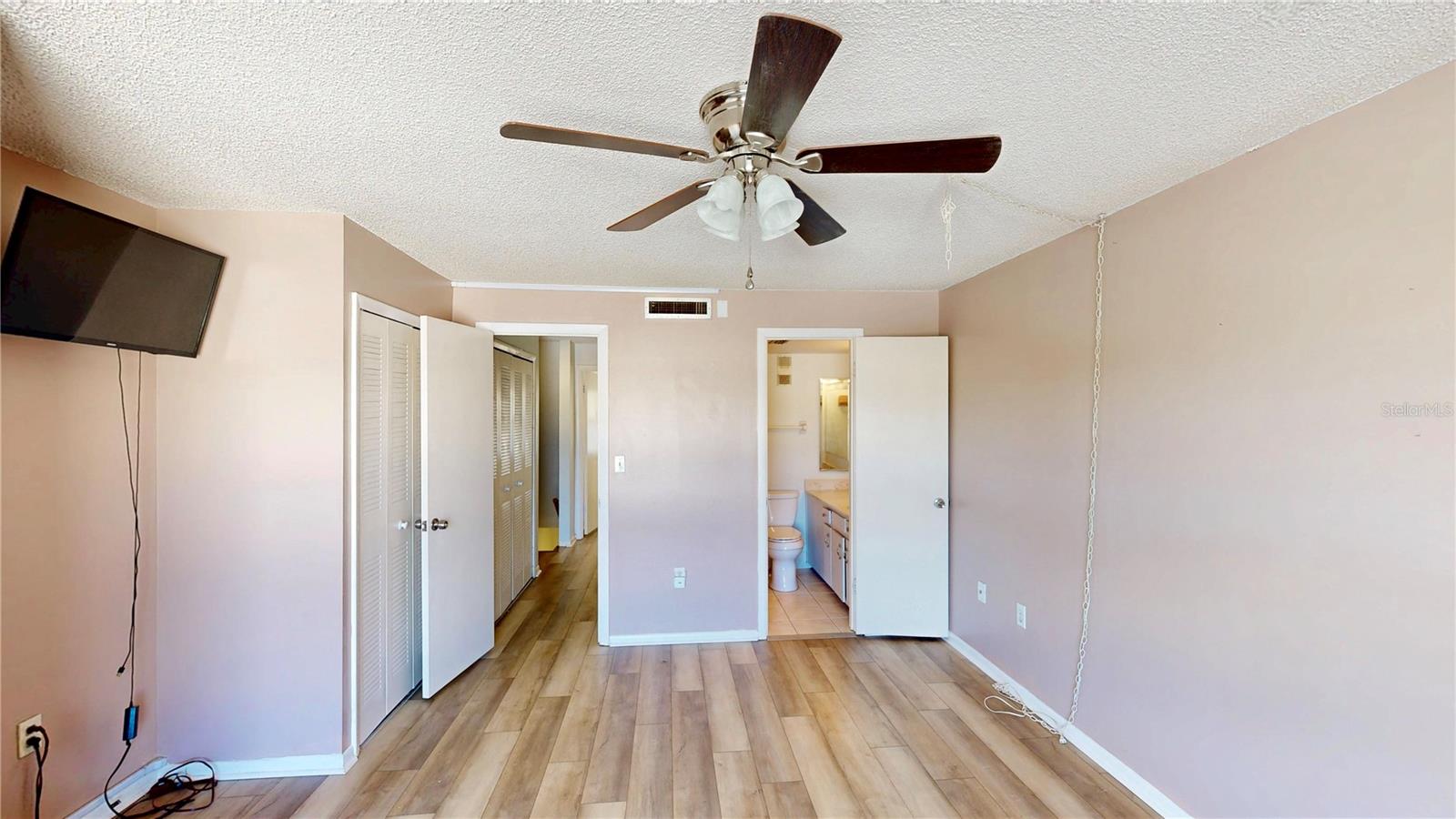 404 E Orlando Ave #8b Property Photo 16