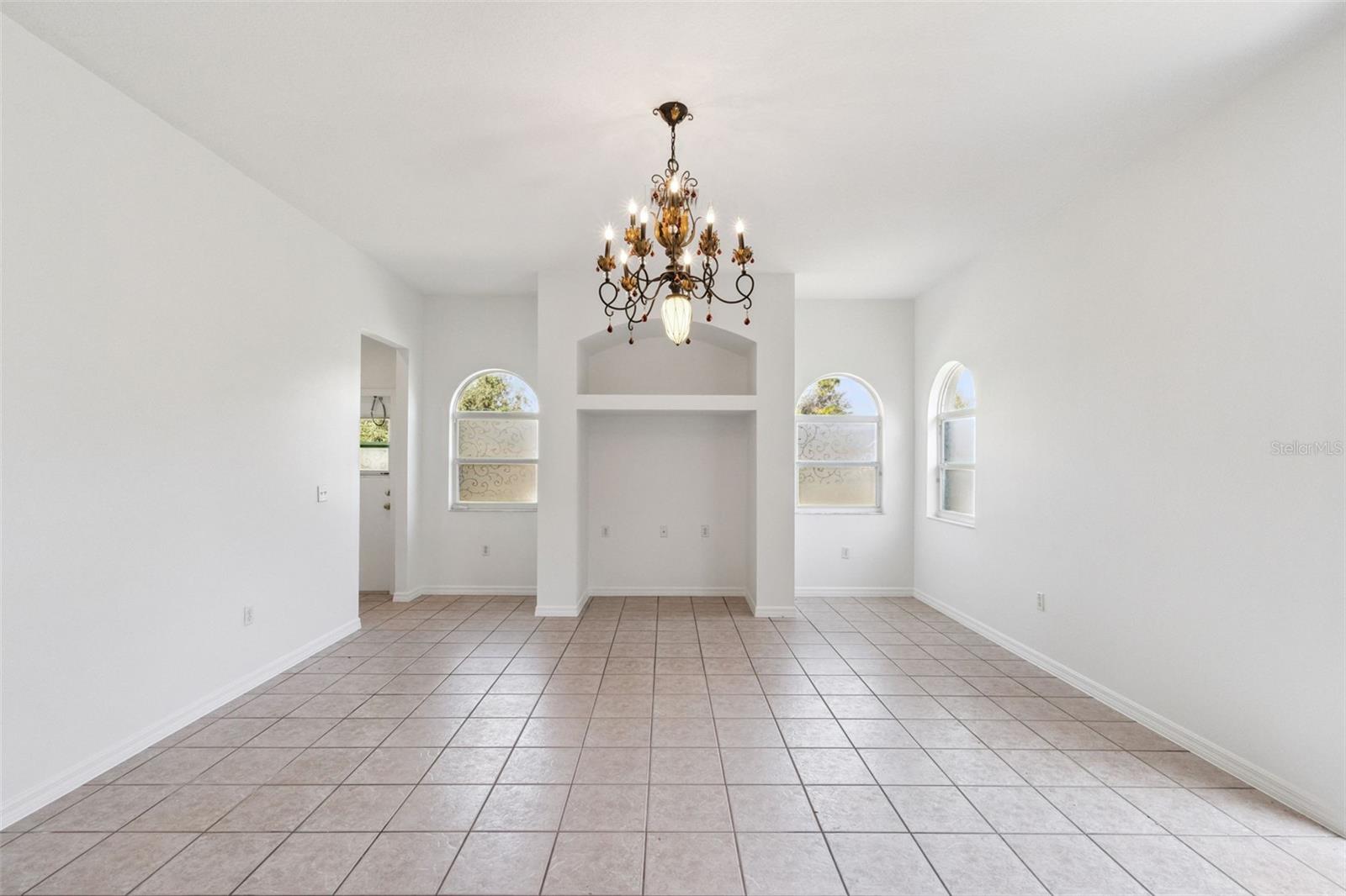 7045 Branch Ct Property Photo 3