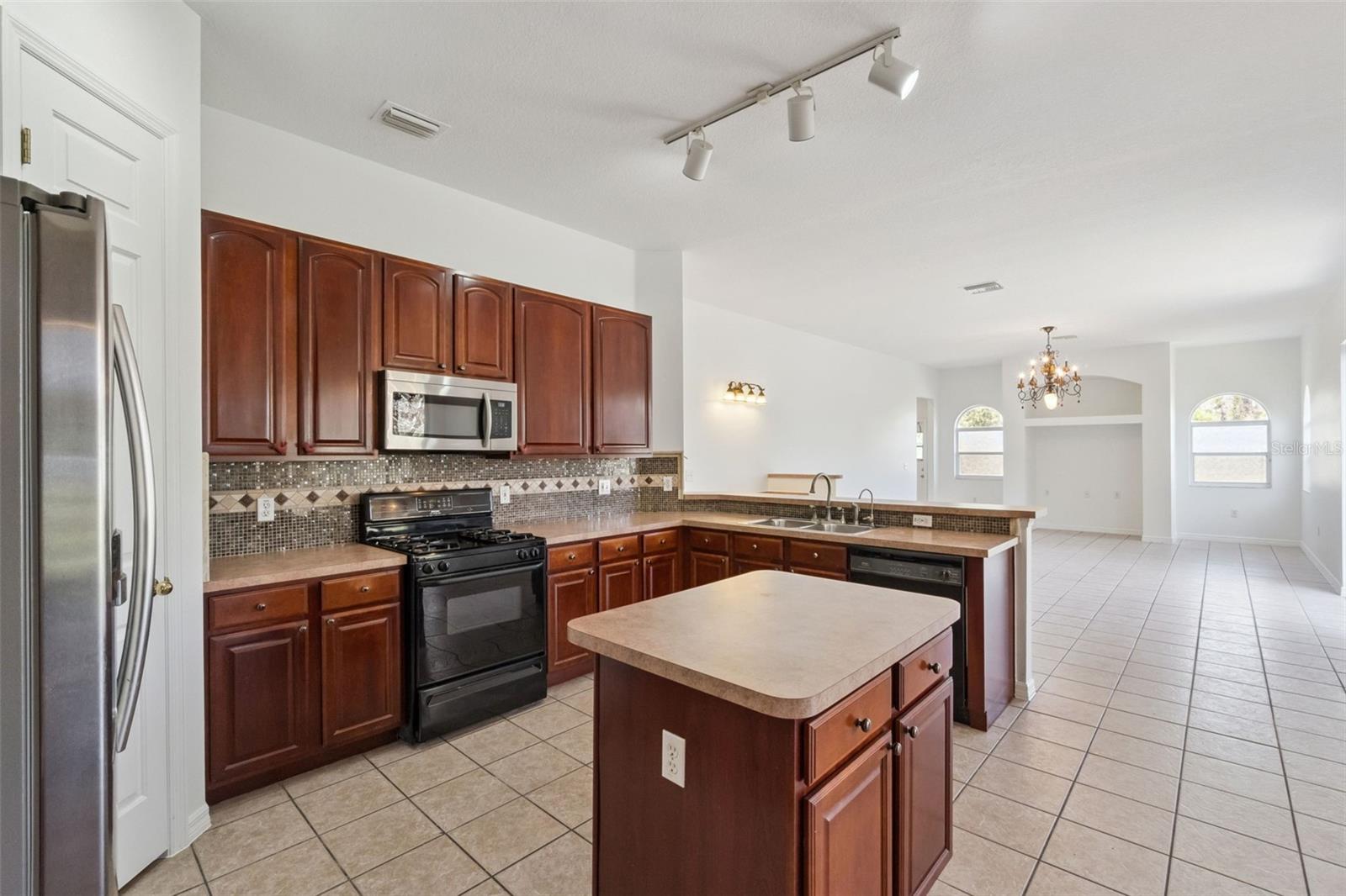 7045 Branch Ct Property Photo 8