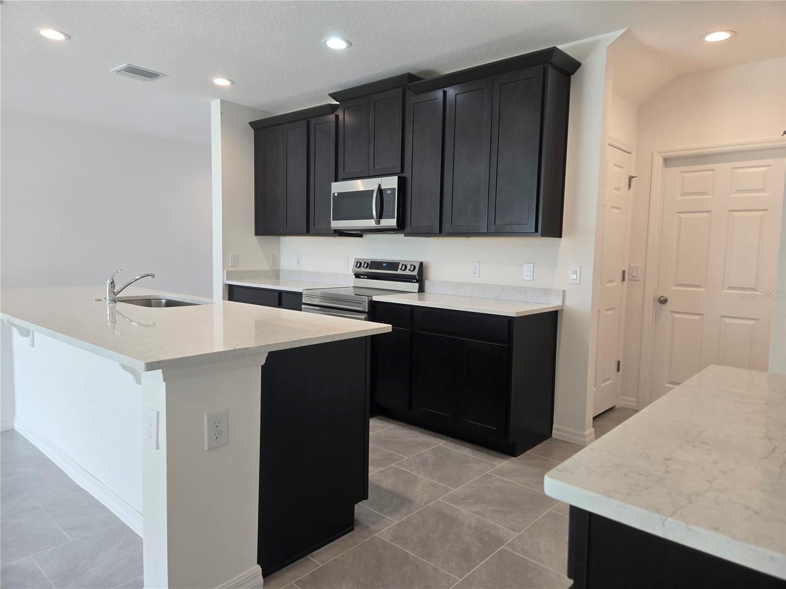 1591 Cloudy Ct Property Photo 4