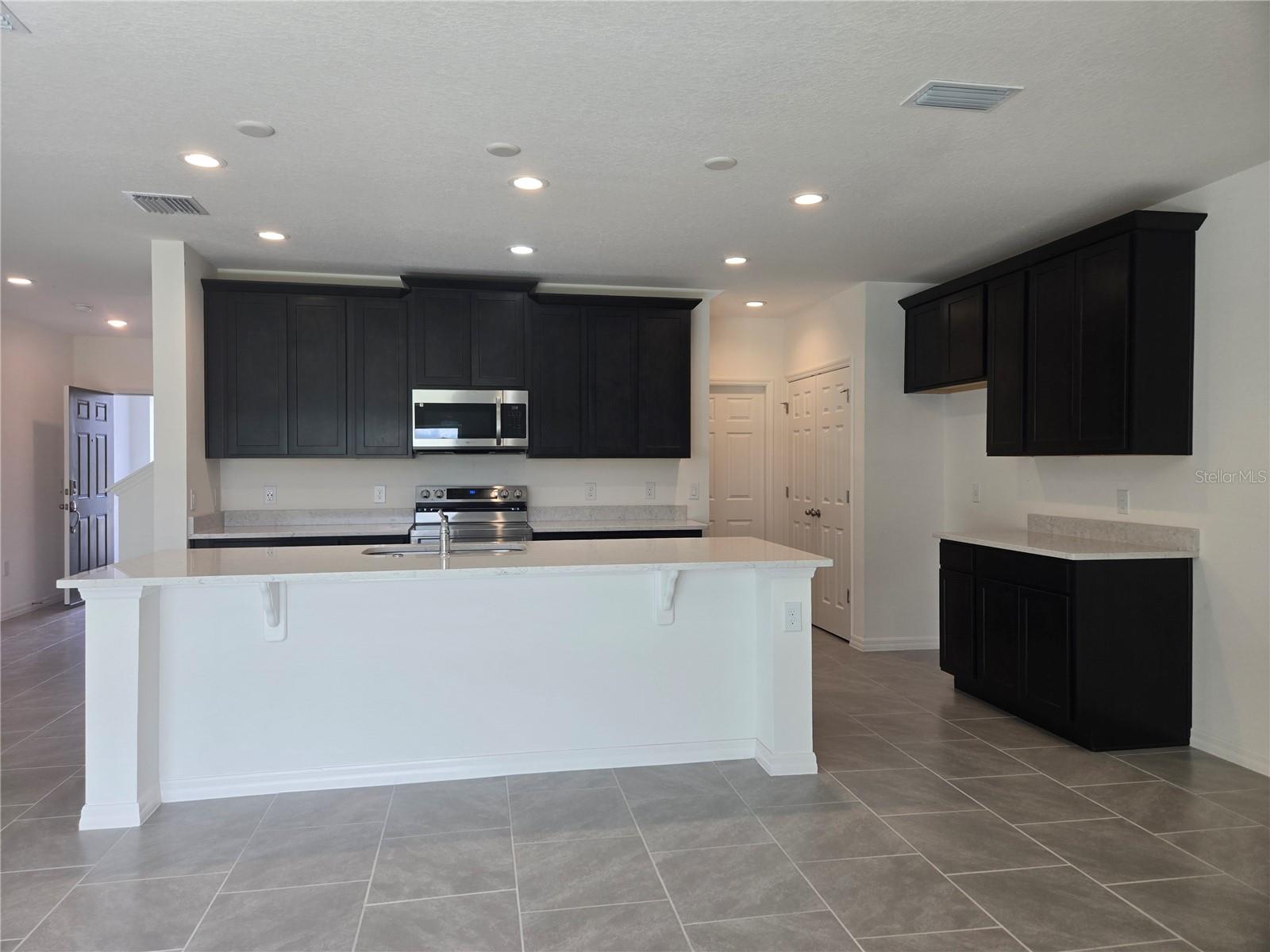1591 Cloudy Ct Property Photo 5